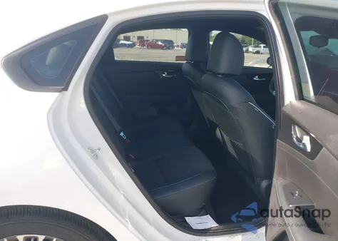 2024 Kia Forte Gt-Line z USA, uszkodzony, nr VIN 3KPF54ADXRE714906